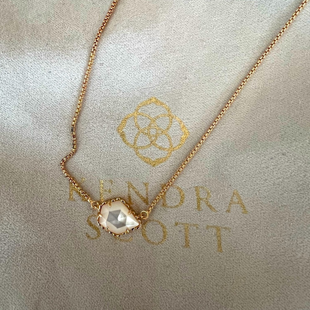 Kendra Scott Tess necklace, rose gold with ivory pearl stone